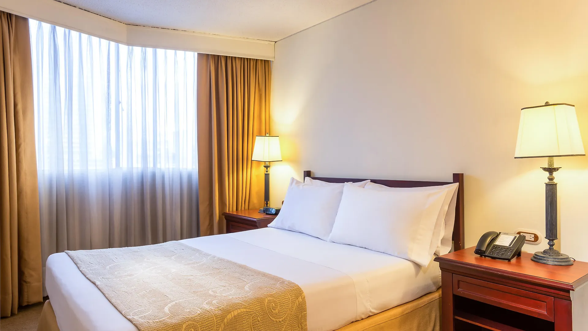 Hotel Dann Av. 19 Bogota Colombia