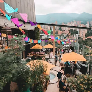 Hotel The Charlee Medellin
